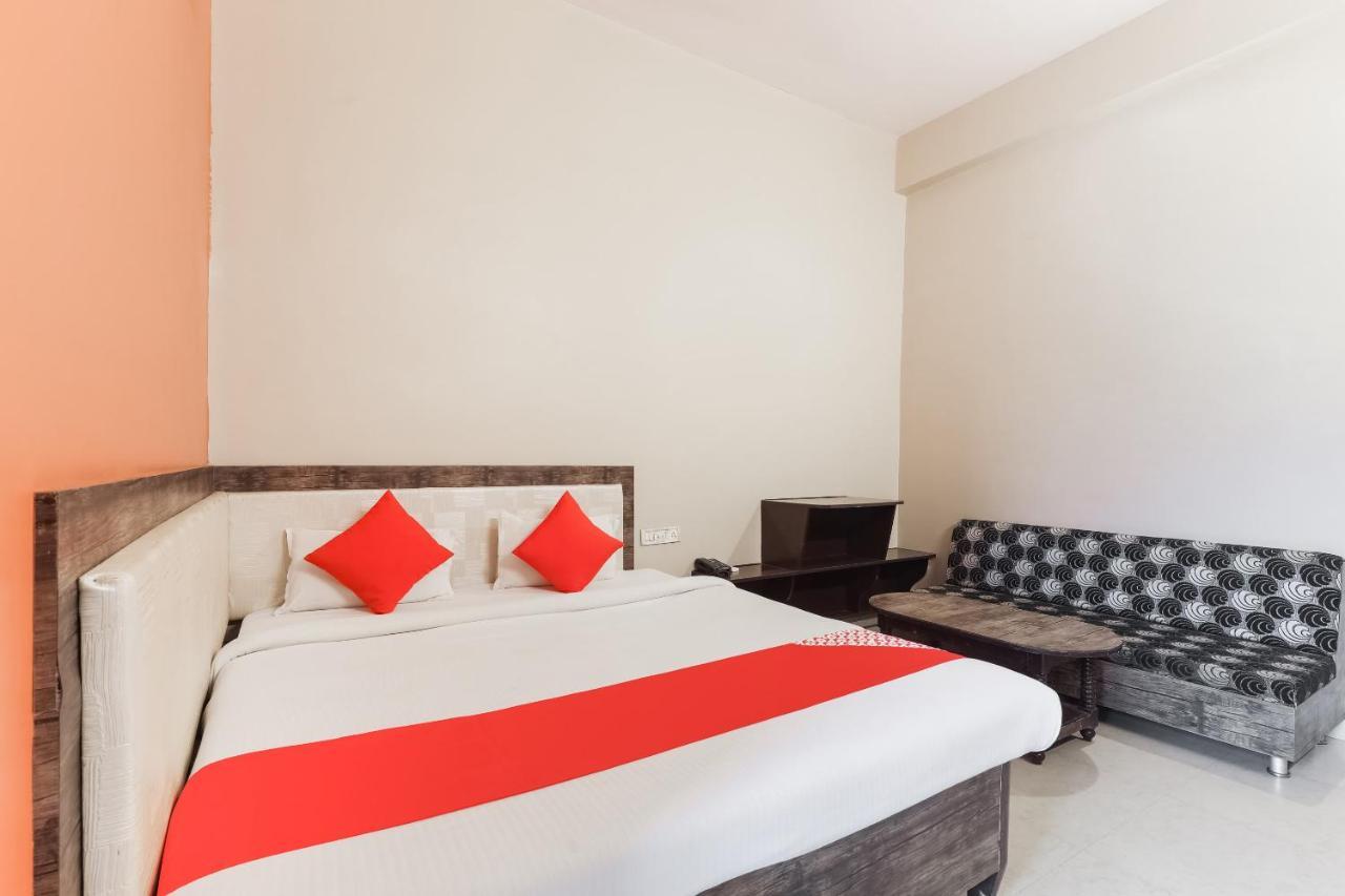 Hôtel Oyo 49090 G K Jain à Guna Extérieur photo