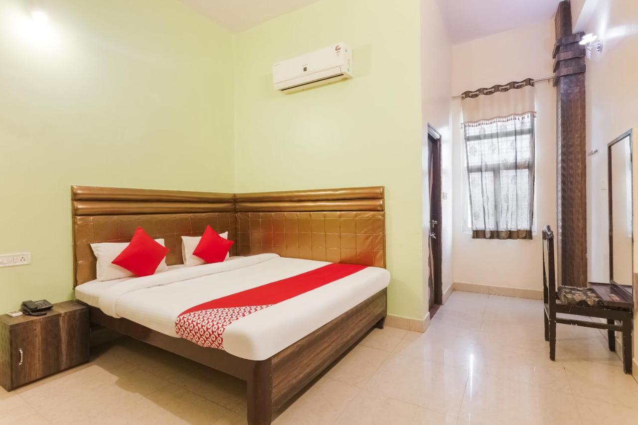 Hôtel Oyo 49090 G K Jain à Guna Extérieur photo